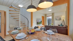 Dining - Holiday Home 'Waldfee – Stylish House' with Mountain View and Sauna (Kirchheim)