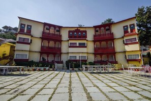 House | Outdoor dining - Townhouse Oak Kumbhalgarh Forest View (Kumbhalgarh)