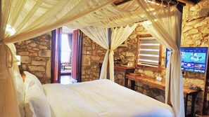 Habitació doble panoràmica | Roba de llit d'alta qualitat i decoració individual 