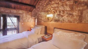 Deluxe Twin Room | Premium bedding, individually decorated, individually furnished, desk
