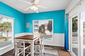 Dining - 🐾Pet Friendly | Walk to Sound-Side Beach | Community Pool | The Salty Pelican (Navarre Beach)