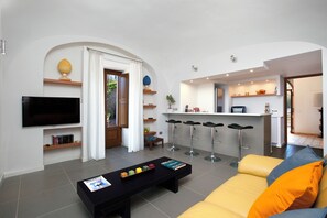 Living area - Sea View Family Apartment with Terrace - Sorrento Hills Retreat (Colli di Fontanelle)