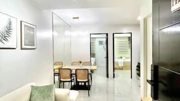 Familienapartment, 2 Schlafzimmer, Küche, Stadtblick | Innenbereich