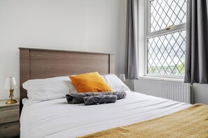 3 bedrooms, free WiFi, bed sheets - Sleepsupto6-citycentre-familyfriendly-freeparking (Stoke-on-Trent)