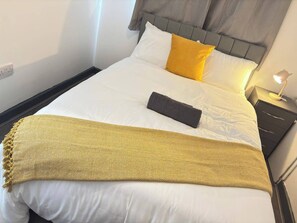 Room - Sleepsupto8-citycentre-familyfriendly-freeparking (Stoke-on-Trent)