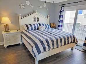 Room - Oceanview midtown condo w/rooftop pool! SB412 (Ocean City)