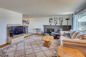 House (3 Bedrooms) | Front of property