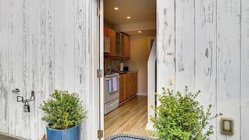 Apartment (0 Bedroom) | Interior