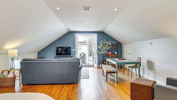 Apartment (0 Bedroom) | Interior