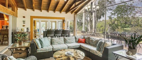 House (4 Bedrooms) | Front of property