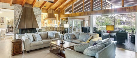 House (4 Bedrooms) | Interior
