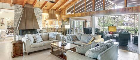 House (4 Bedrooms) | Interior