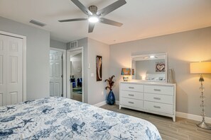 Interior - Canal-front Gem! 7 Mi to Port Charlotte Beach Park (Port Charlotte)