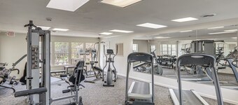 2 Mi to Ole Miss University! Condo w/ Pool Access