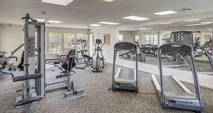 2 Mi to Ole Miss University! Condo w/ Pool Access