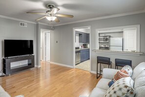 Apartment (2 Bedrooms) | Interior - 2 Mi to Ole Miss University! Condo w/ Pool Access (Oxford)