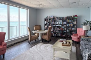 Interior - Walk to Ocean! Atlantic Beach Condo w/ Pool Access (Atlantic Beach)