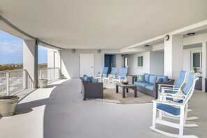 Apartment (3 Bedrooms) | Interior - Walk to Ocean! Atlantic Beach Condo w/ Pool Access (Atlantic Beach)