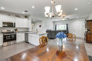 House (2 Bedrooms) | Interior - Dunnellon Escape w/ Yard: 8 Mi to Rainbow River (Dunnellon)