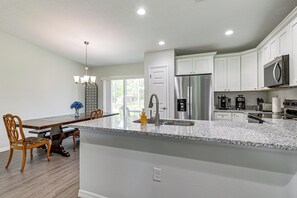 Interior - Dunnellon Escape w/ Yard: 8 Mi to Rainbow River (Dunnellon)