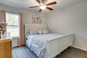 House (2 Bedrooms) | Interior - Dunnellon Escape w/ Yard: 8 Mi to Rainbow River (Dunnellon)