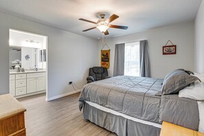 House (2 Bedrooms) | Interior - Dunnellon Escape w/ Yard: 8 Mi to Rainbow River (Dunnellon)