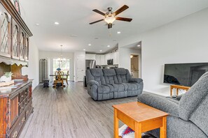 House (2 Bedrooms) | Interior - Dunnellon Escape w/ Yard: 8 Mi to Rainbow River (Dunnellon)