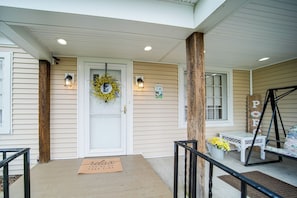 Interior - Walk to Edinboro Lake: Cozy Cottage w/ Porch! (Edinboro)