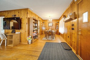 Interior - Walk to Edinboro Lake: Cozy Cottage w/ Porch! (Edinboro)