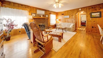 House (2 Bedrooms) | Front of property