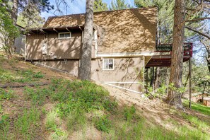 Interior - Running Springs Retreat: Ski, Hike & Relax! (Running Springs)