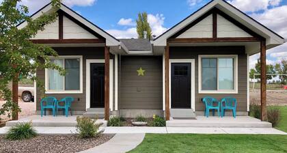 2 BR Tiny Homes - Unique Outdoor Space