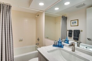Interior - Resort-style Fort Myers Gem: Swim, Golf & Cruise! (Fort Myers)