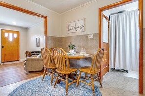 Interior - 7 Mi to Mississinewa Lake! Charming Home (Converse)