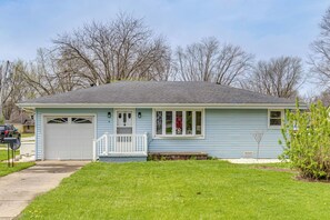 Interior - 7 Mi to Mississinewa Lake! Charming Home (Converse)