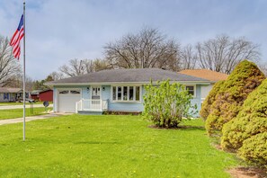 Interior - 7 Mi to Mississinewa Lake! Charming Home (Converse)