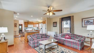 House (3 Bedrooms) | Front of property