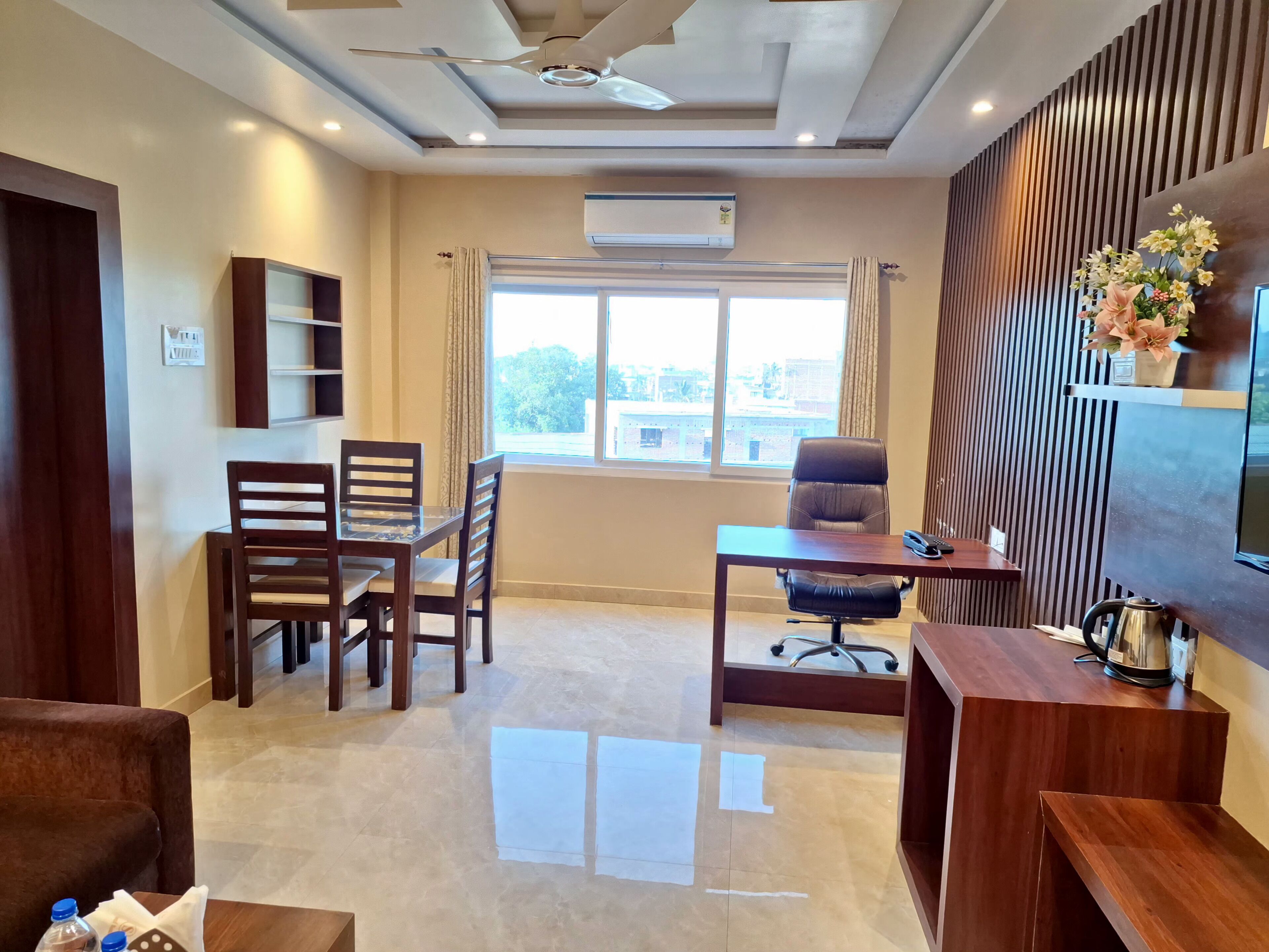 Suite, River View | Interior