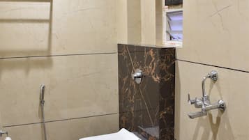 Deluxe Double Room | Bathroom