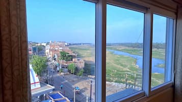 Suite, River View | Interior