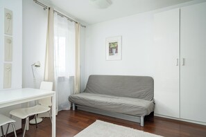 Room - RentPlanet - Apartament Szajnowicza (Warsaw)