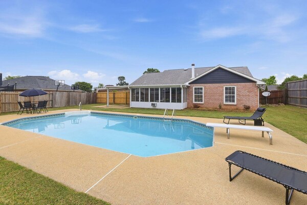Private Pool Quiet Retreat Games 3 Bedroom Home - Crane Lake, Prattville