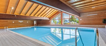 Grimmingblick Apartment with Pool and Spacious Terrace