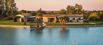 La maison de l'Étang Arles avec piscine