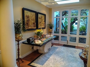 Free daily continental breakfast - Tintagel Guest House (Cape Town)