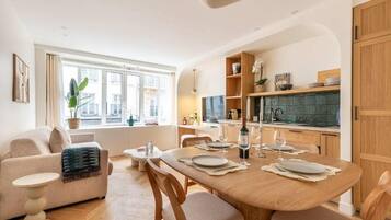 Apartment, 2 Bedrooms, City View | Interior