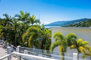 Property grounds - Modern Coastal Unit | Sea Views | Walk to Main Street (Airlie Beach)
