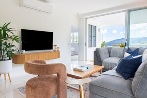 Smart TV - Modern Coastal Unit | Sea Views | Walk to Main Street (Airlie Beach)
