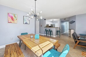 Dining - Cozy and Beautifull Apartment in Aventura Florida Walking Distance To Mall (Aventura)