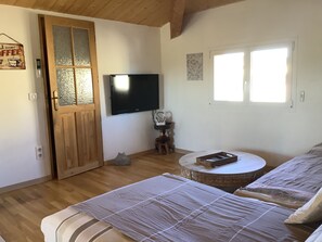 Room - Vrbo Property (Frontignan)